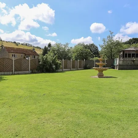 Semesterbostad Wend Gardens Carleton Pet Friendly