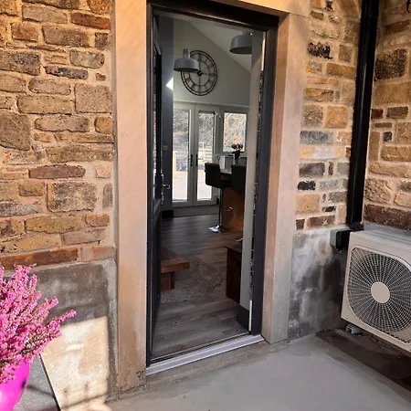 Wend Gardens Carleton Pet Friendly *