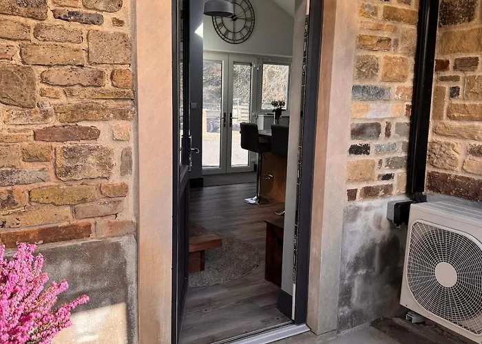 Wend Gardens Carleton Pet Friendly *