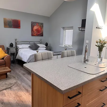 Wend Gardens Carleton Pet Friendly * 스킵턴